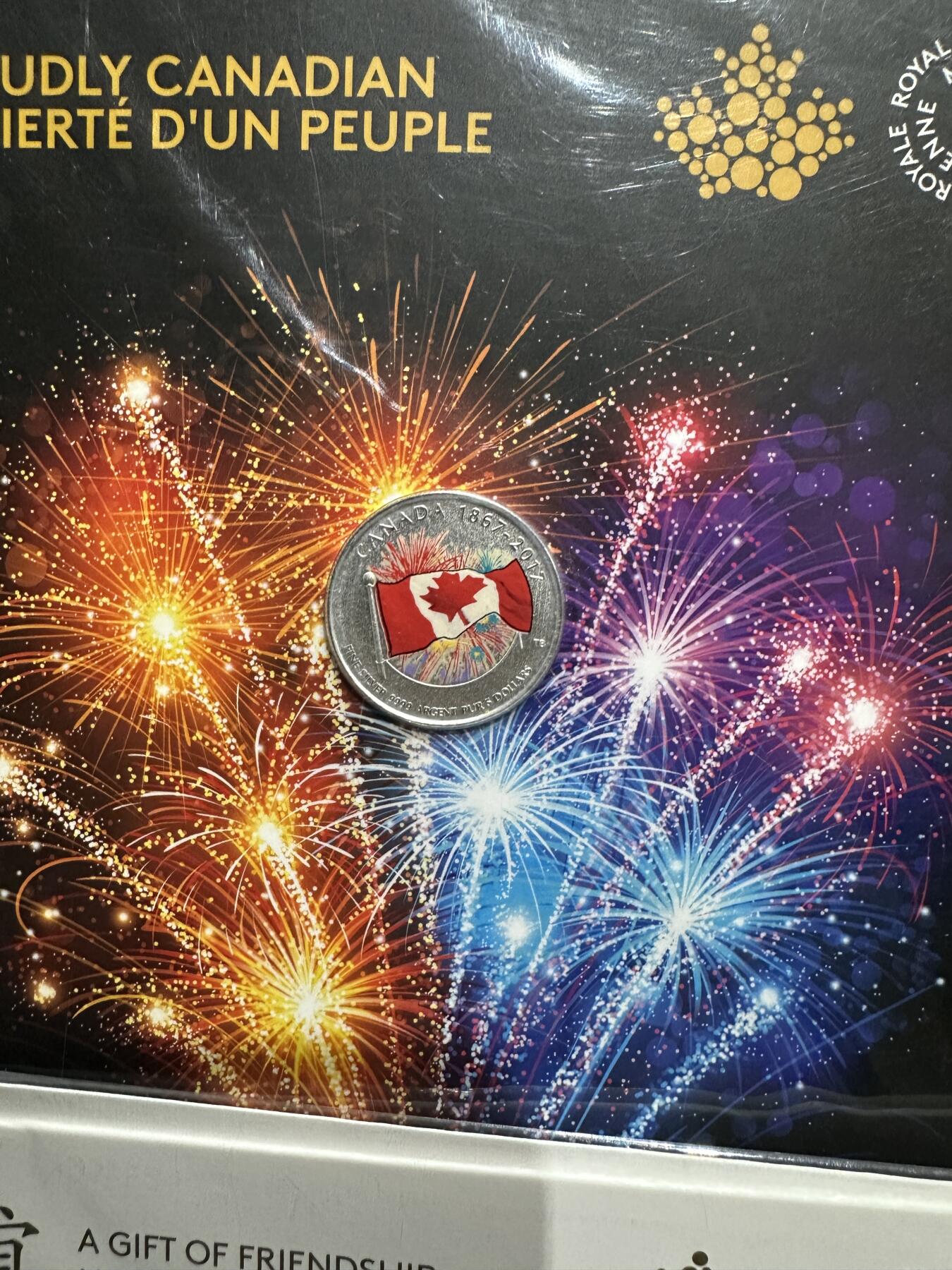 《外钞收藏家》第五百九十二期（精选场）（本平台长期征集拍品、欢迎藏友们联系合作） 加拿大2017年独立150周年5元精制彩色夜光银币+2018年8元中加友谊熊猫精制彩色银币（带原厂卡册 都是1/4盎司纯银）