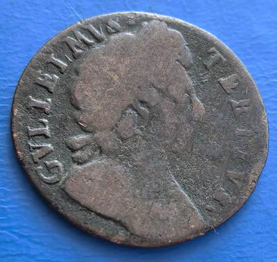 外国优质老铜币银币持续添加中，周六九点倒数截拍，满百包邮，可寄存半年，喜欢朋友微信扫描二维码可直接参拍 - 少见英国1700年威廉三世法新，直径22.1mm4克