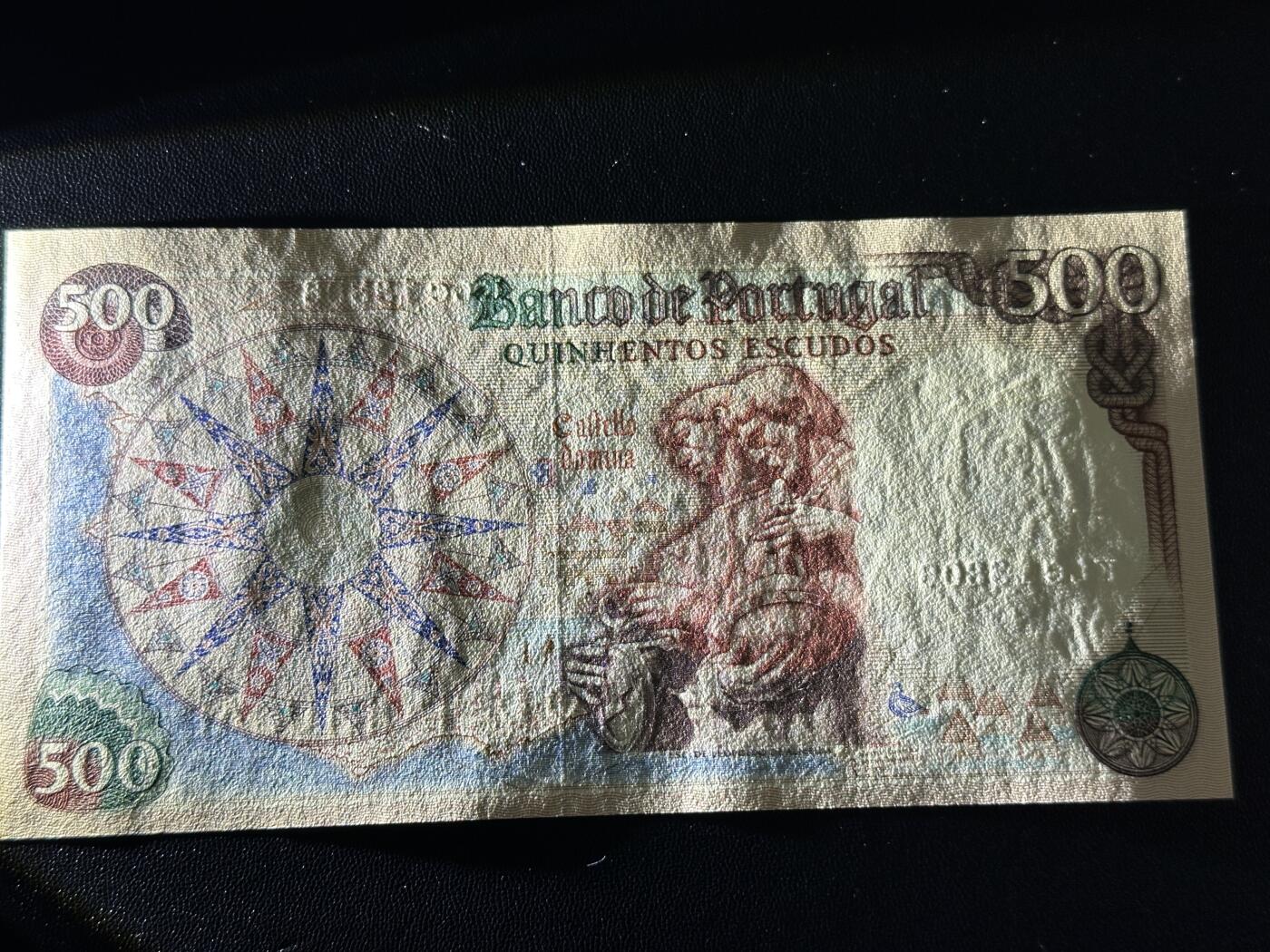 《外钞收藏家》第五百九十二期（精选场）（本平台长期征集拍品、欢迎藏友们联系合作） 葡萄牙1979年500埃斯库多（少见品种；全程无47） 全新 轻微潮