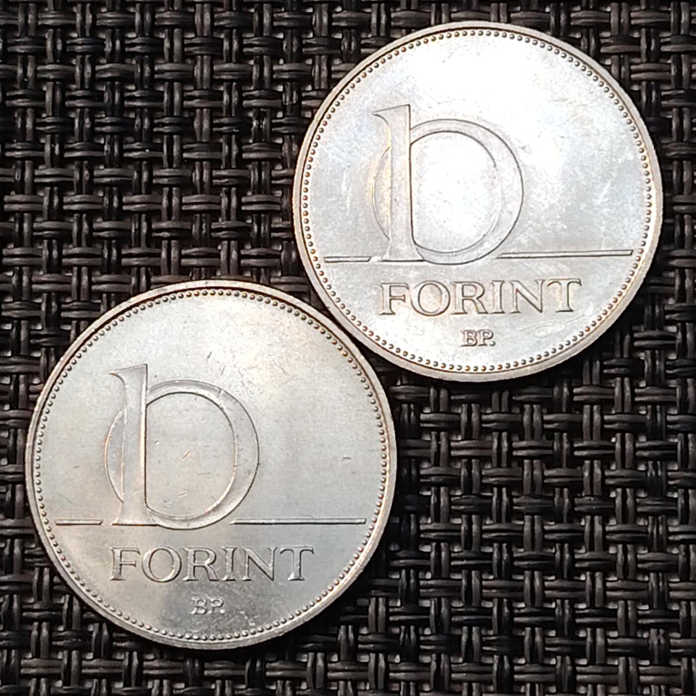 布加迪🐬～世界钱币(上海)🌾第 265 期 /  各国套币和散币 匈牙利🇭🇺 1993～1994年 10福林 2枚～C11 年份收藏者关注