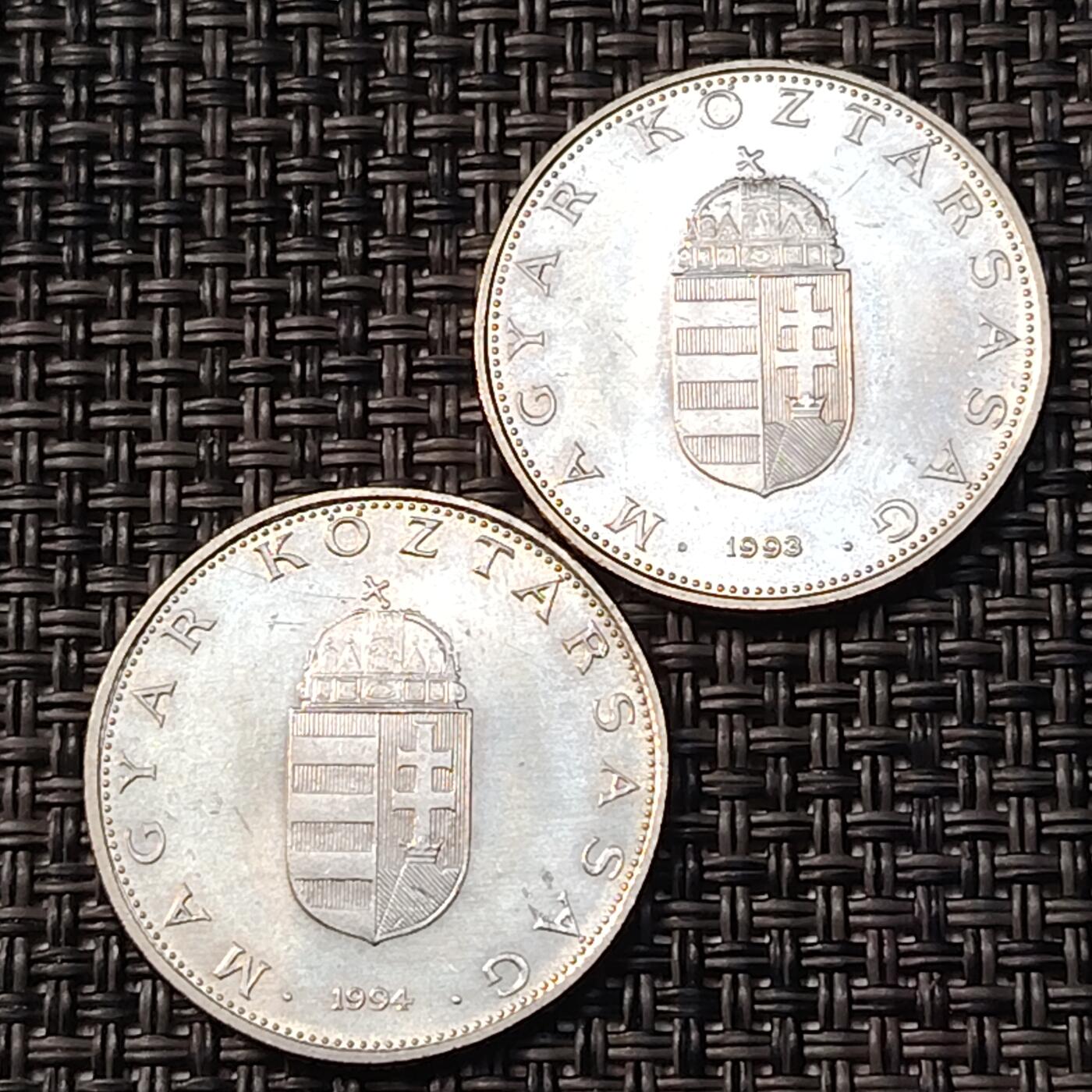 布加迪🐬～世界钱币(上海)🌾第 265 期 /  各国套币和散币 匈牙利🇭🇺 1993～1994年 10福林 2枚～C11 年份收藏者关注