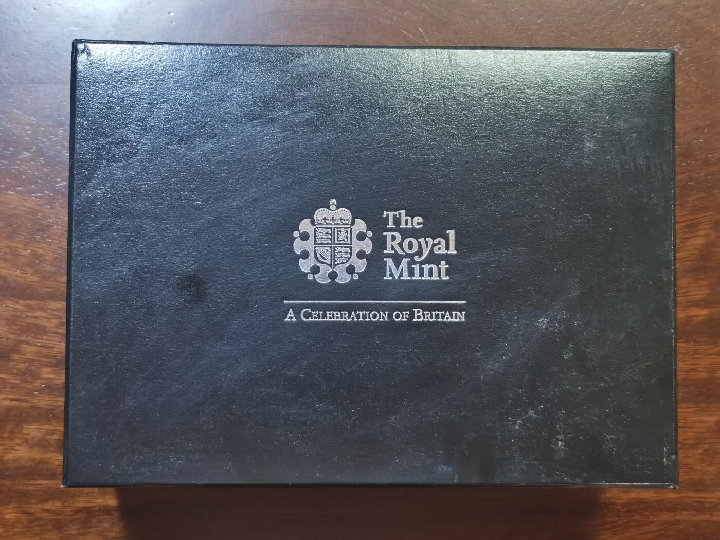 甄臻铺-世界币章拍卖（第43期）送拍享返佣金等优惠多多 英国 2009年，6枚套装，伦敦奥运倒计时纪念银币，单枚面值5英镑，含28.28克925银，共169.68克。原盒证。