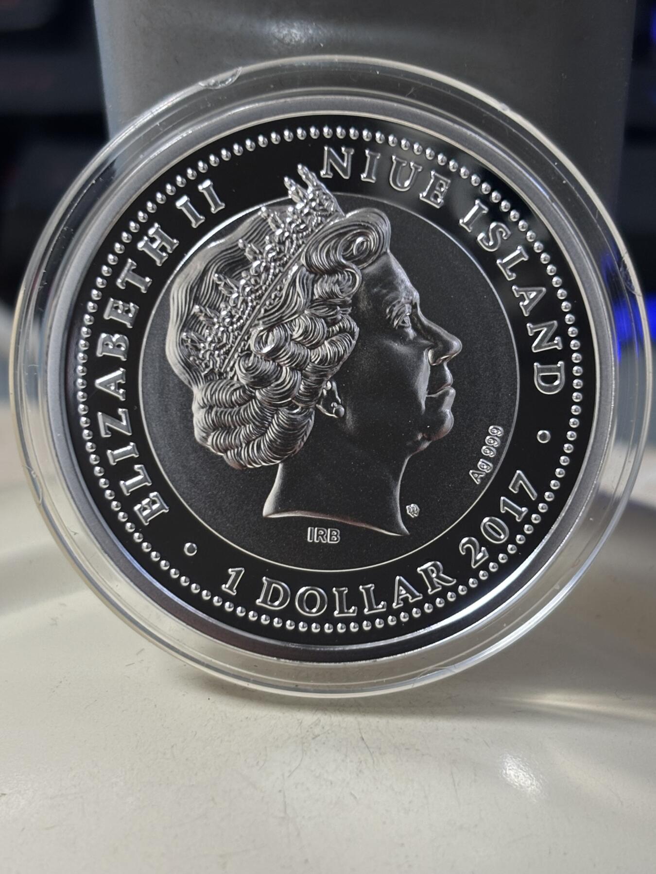 第185期拍卖 纽埃2017年体育运动项目排球彩色精制纪念银币，925银，17.5克，发行999枚