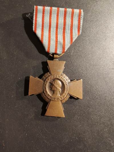 老王徽章第169期 - 法国战斗十字奖章