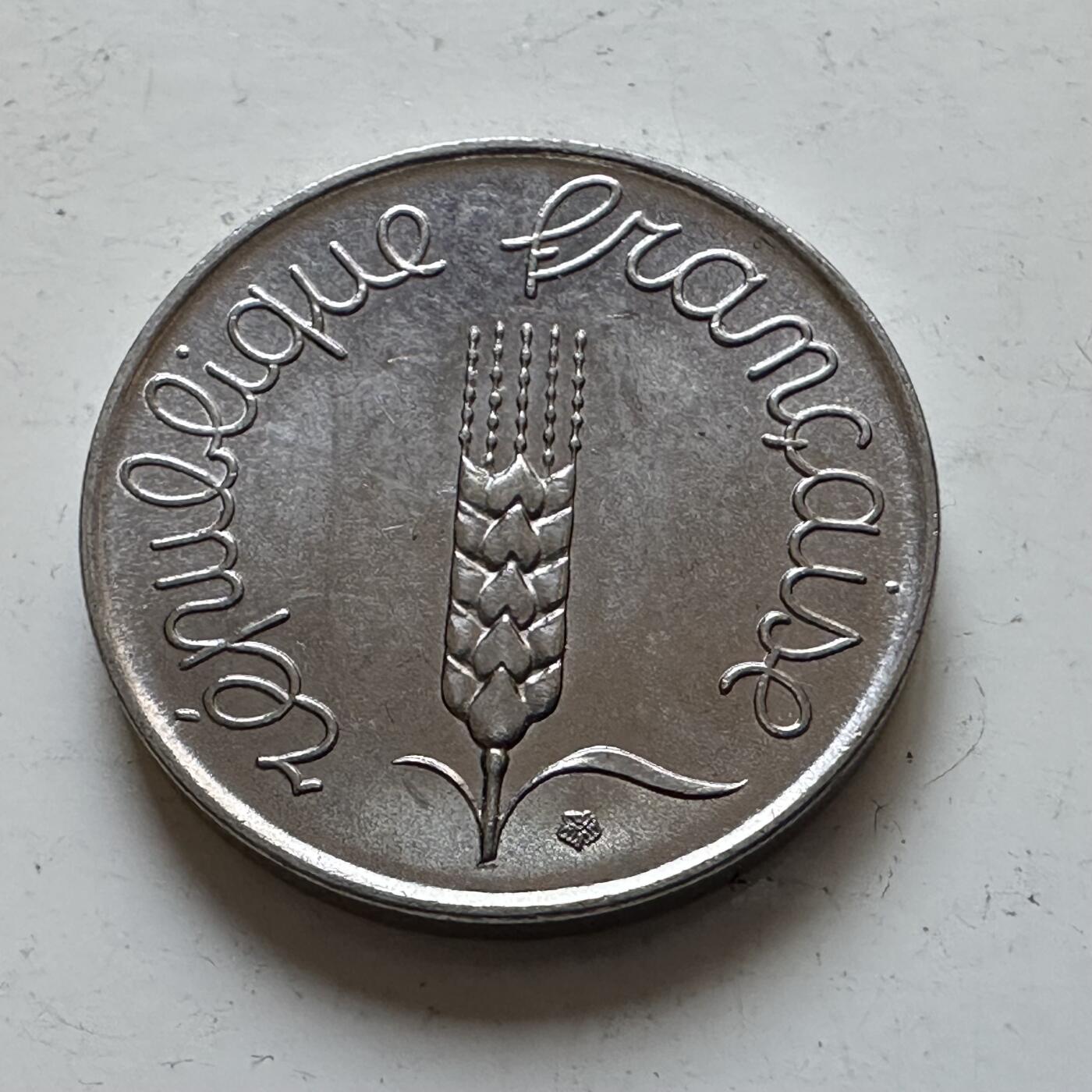 🌹外币初藏🌹🐯2025年第140场  每周二四六晚8️⃣点 接代拍 法国1961年五分