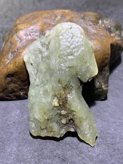 新疆戈壁风化纹和田玉青玉原石一颗 - 新疆戈壁风化纹和田玉青玉原石一颗