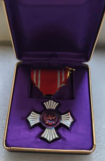 瓶子🏺第220期拍卖会 -  1949年昭和时期日本金色银质有功奖章  原盒原挂