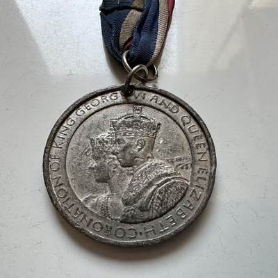 🌹外币初藏🌹🐯2025年第140场  每周二四六晚8️⃣点 接代拍 - 英国1937年乔治六世加冕纪念章 锡制 38.4毫米22.3克