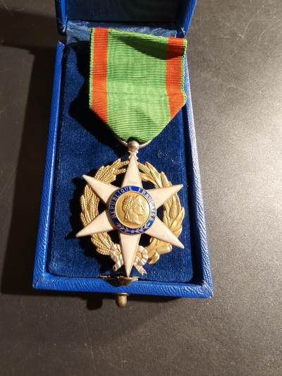 老王徽章第169期 - 法国骑士级农业功绩勋章     原盒    银质珐琅