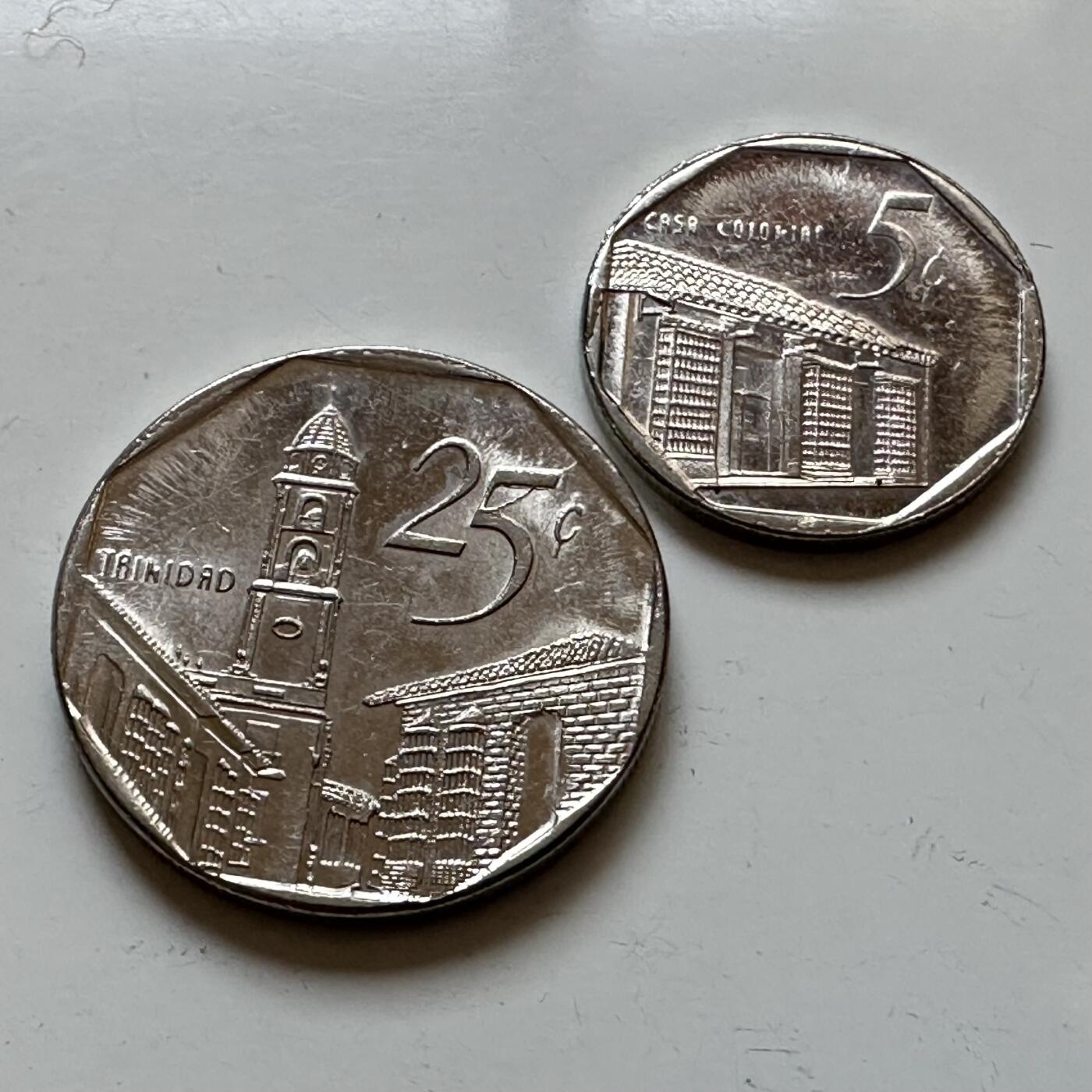 🌹外币初藏🌹🐯2025年第140场  每周二四六晚8️⃣点 接代拍 古巴5/25分外汇币一对