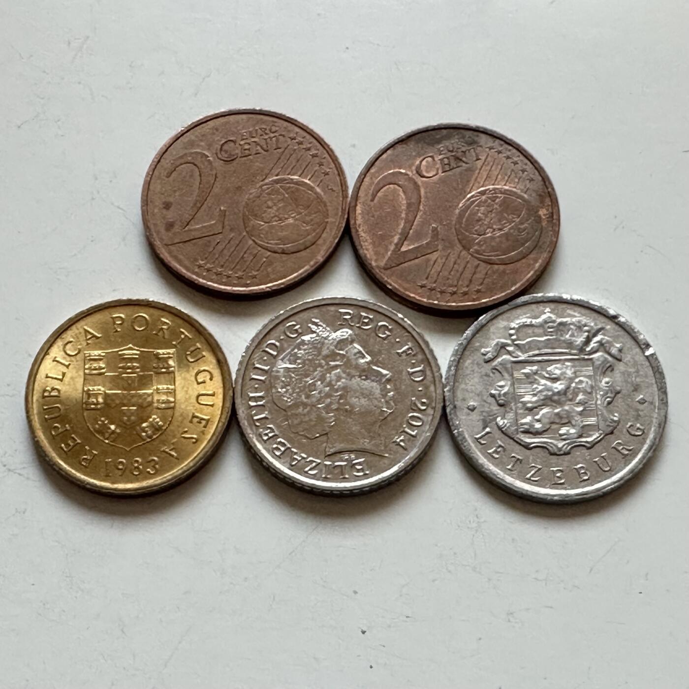 🌹外币初藏🌹🐯2025年第140场  每周二四六晚8️⃣点 接代拍 散币一组5枚