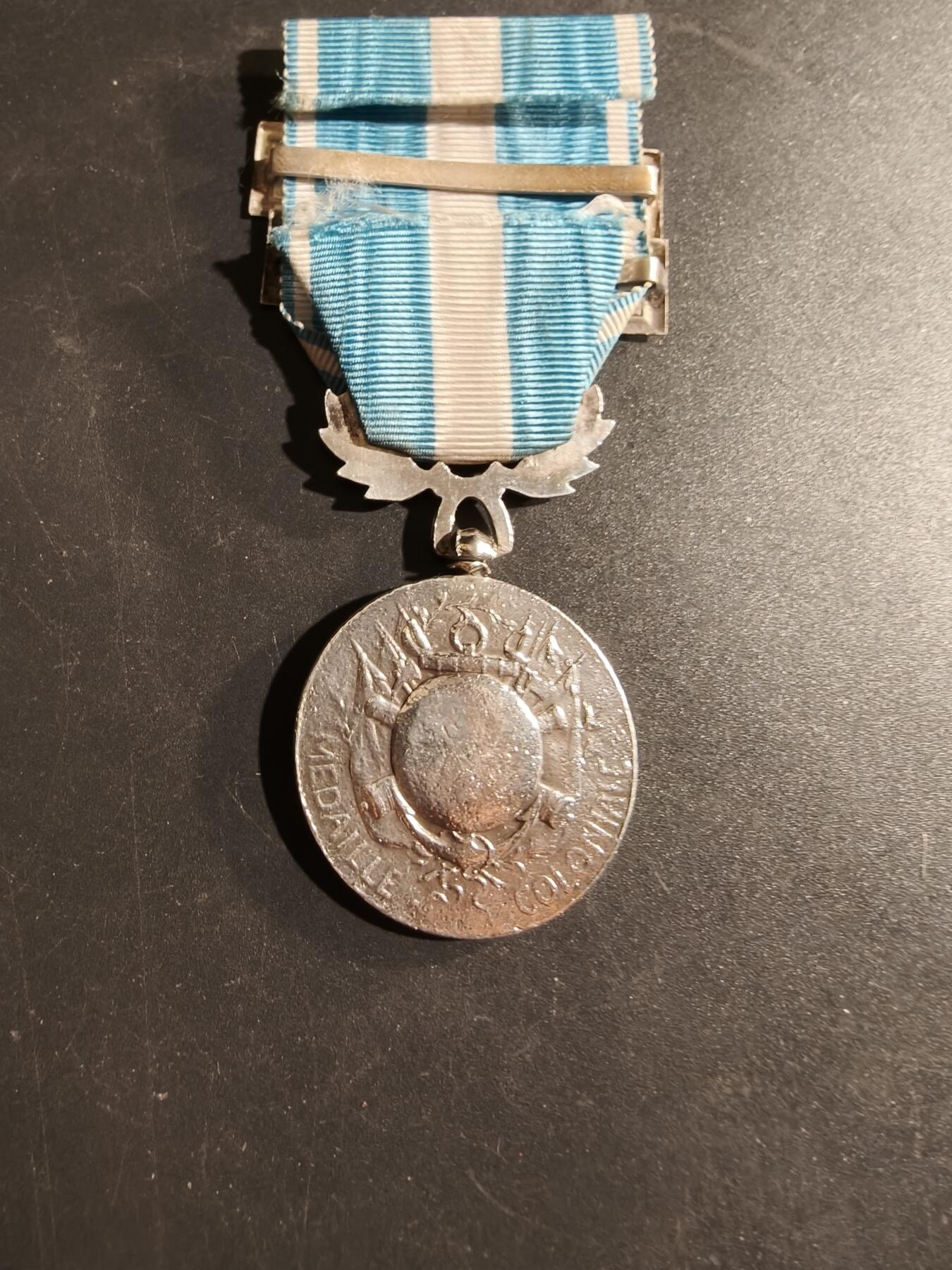 老王徽章第169期 法国殖民奖章   950银    突尼斯、马达加斯加双勋条