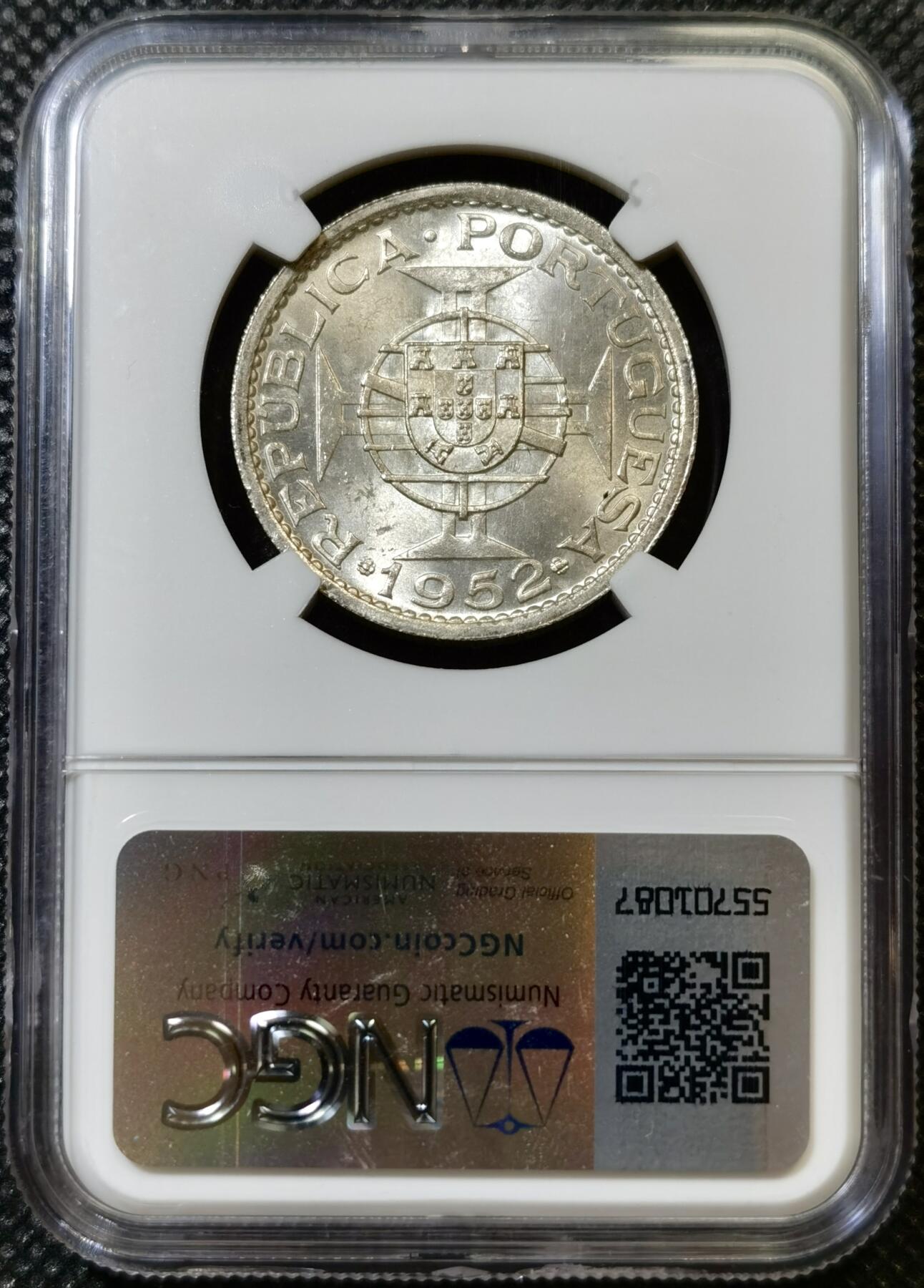 甄臻铺-世界币章拍卖（第43期）送拍享返佣金等优惠多多 NGC-MS64 1952年 中国澳门 首版5元银币