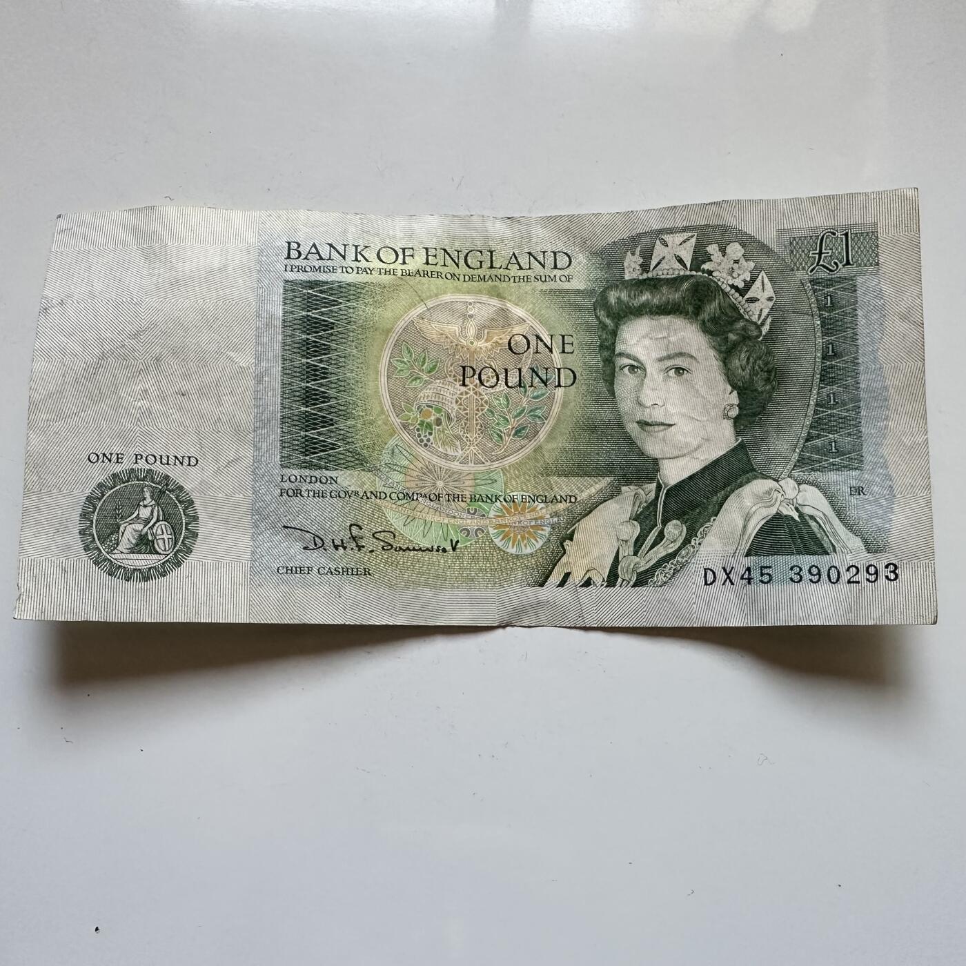 🌹外币初藏🌹🐯2025年第140场  每周二四六晚8️⃣点 接代拍 英国牛顿一英镑