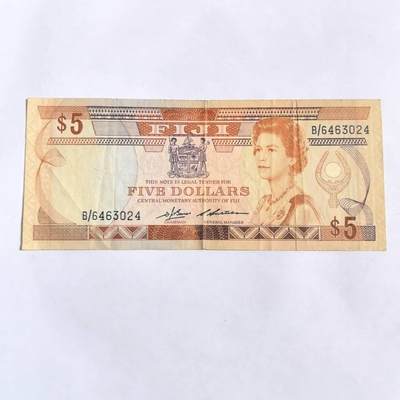 各国外币第102期 无佣金 - 斐济5元1986年少见