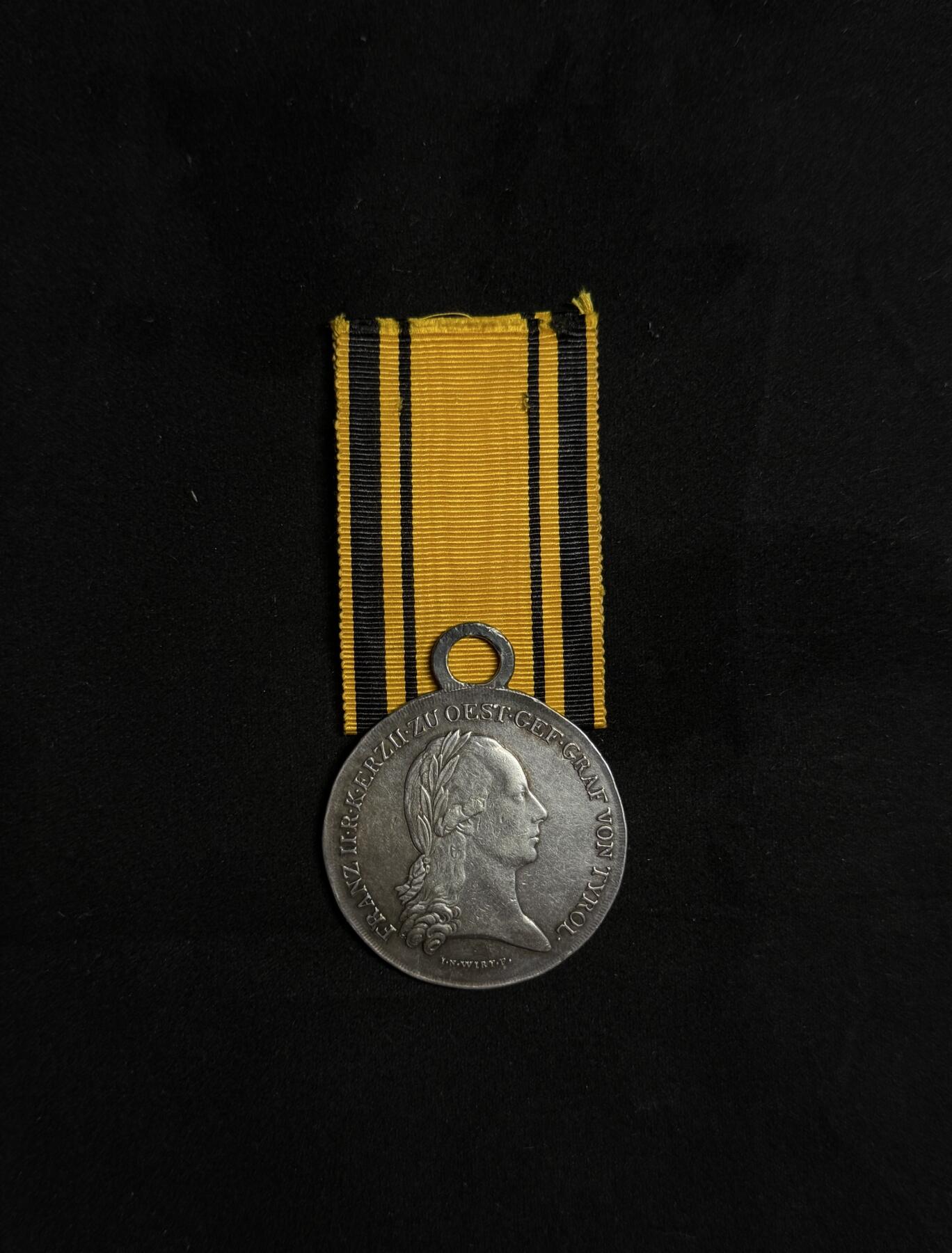 欢庆元旦！戎马世界章牌大赏第109期元旦大拍 神圣罗马帝国1797年动员奖章，银质，直径40mm，绶带后配，非常少见