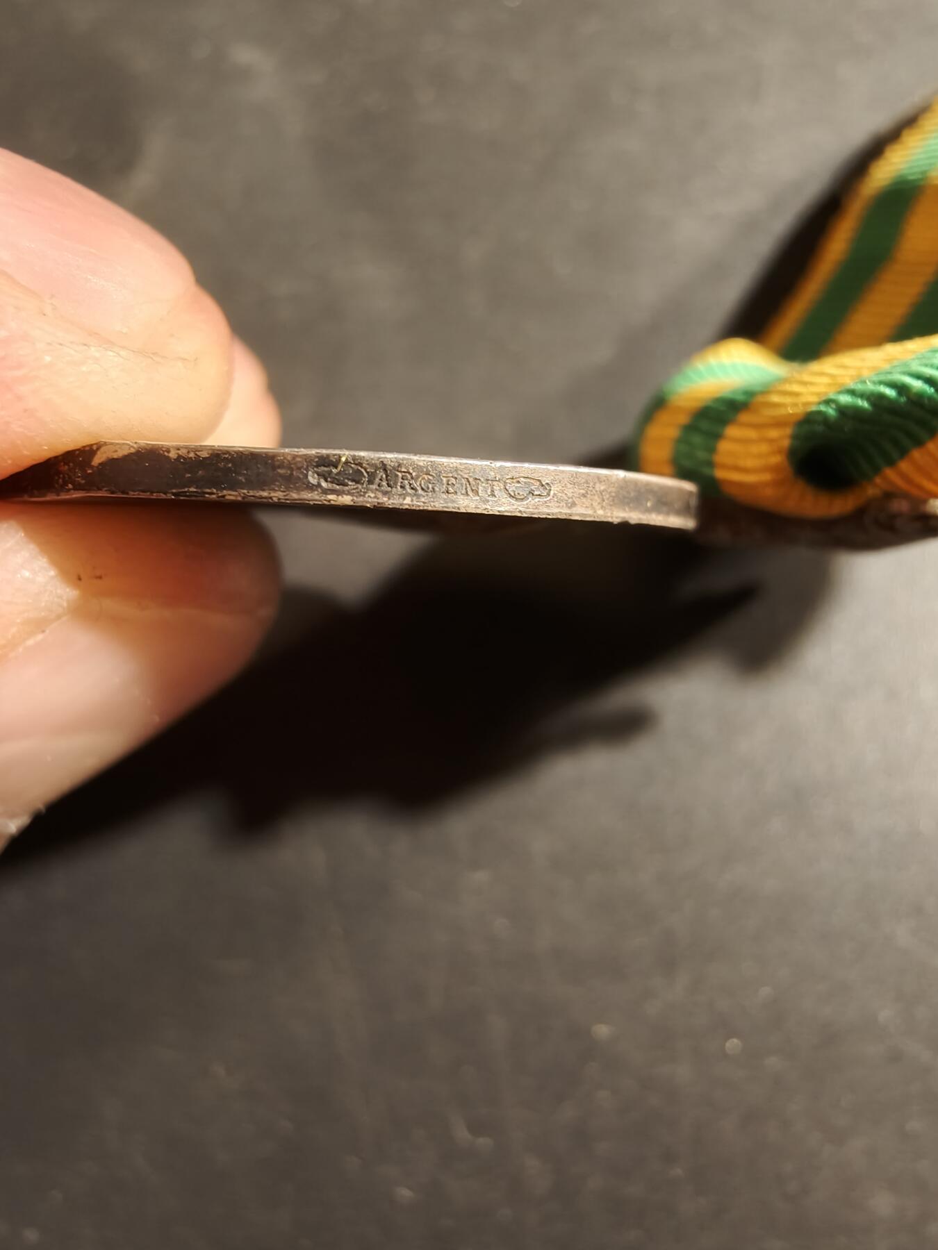 老王徽章第169期 法国1900庚子奖章    原铸950银    带勋条    原盒