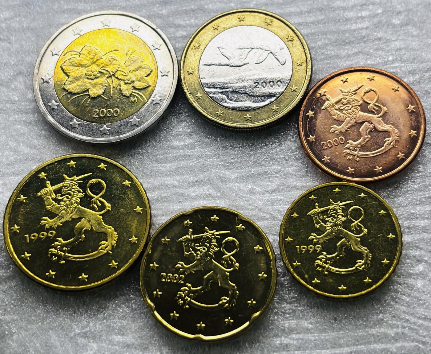 文馨钱币收藏第 284 场，【 长期接收代拍品】老藏家拍品南朝鲜李承晚时期货币，泰国大型纪念币，土耳其各时期及各国套币场 原光品相芬兰 5 欧分-2 欧元 6 枚套