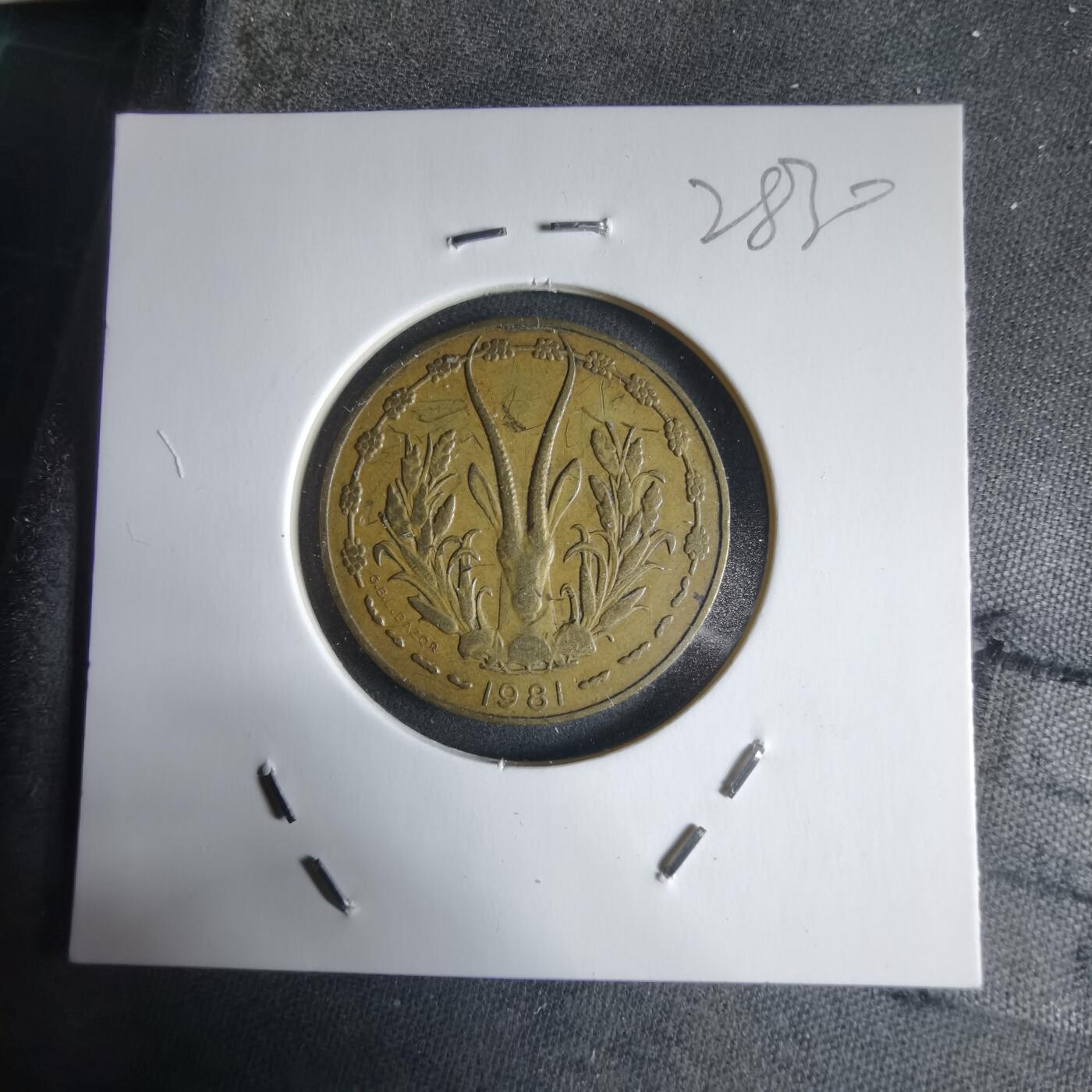 沼泽如烟--第928场 西非1981年10法郎