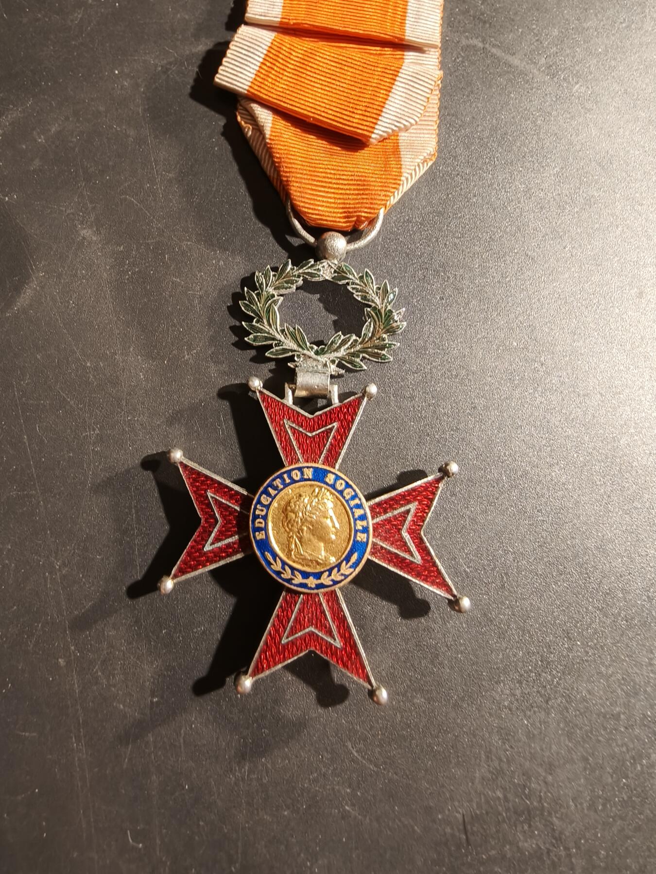 老王徽章第169期 法国骑士级社会教育功绩勋章    原盒