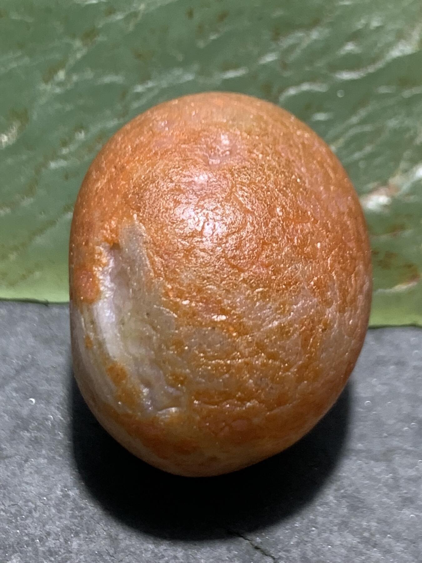 精美红白水冲籽川料南红玛瑙原石一颗，