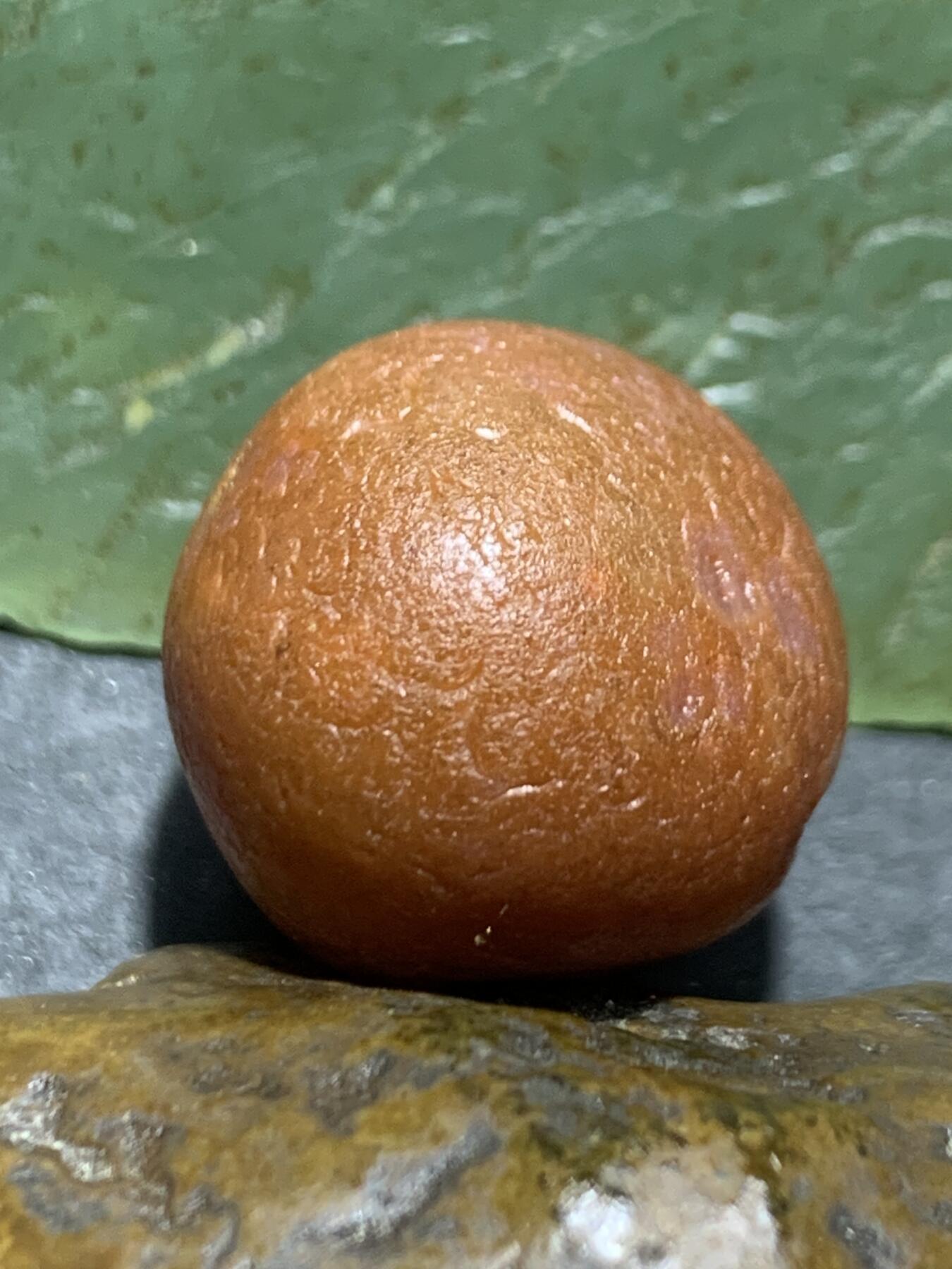 精美红白水冲籽川料南红玛瑙原石一颗，