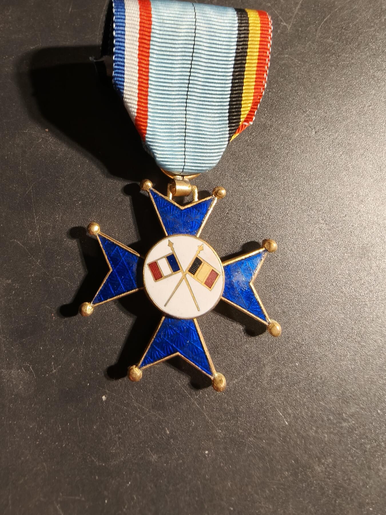 老王徽章第169期 骑士级法国比利时友好协会勋章    原盒