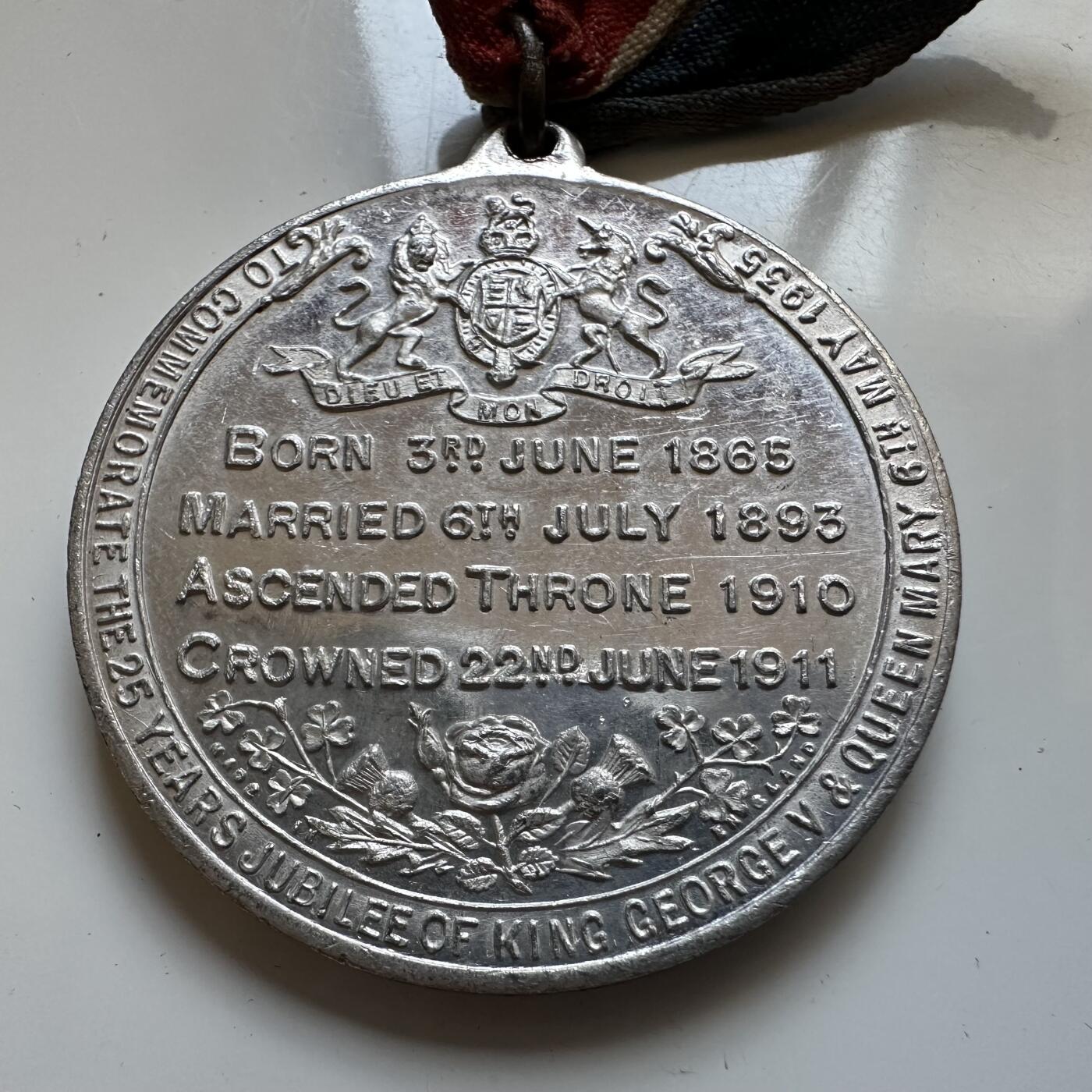 🌹外币初藏🌹🐯2025年第140场  每周二四六晚8️⃣点 接代拍 英国1935年乔治五世银禧纪念章 38.7毫米 铝制 全新