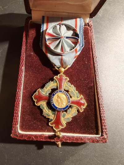 老王徽章第169期 - 法国军官级人道主义大奖勋章     原盒