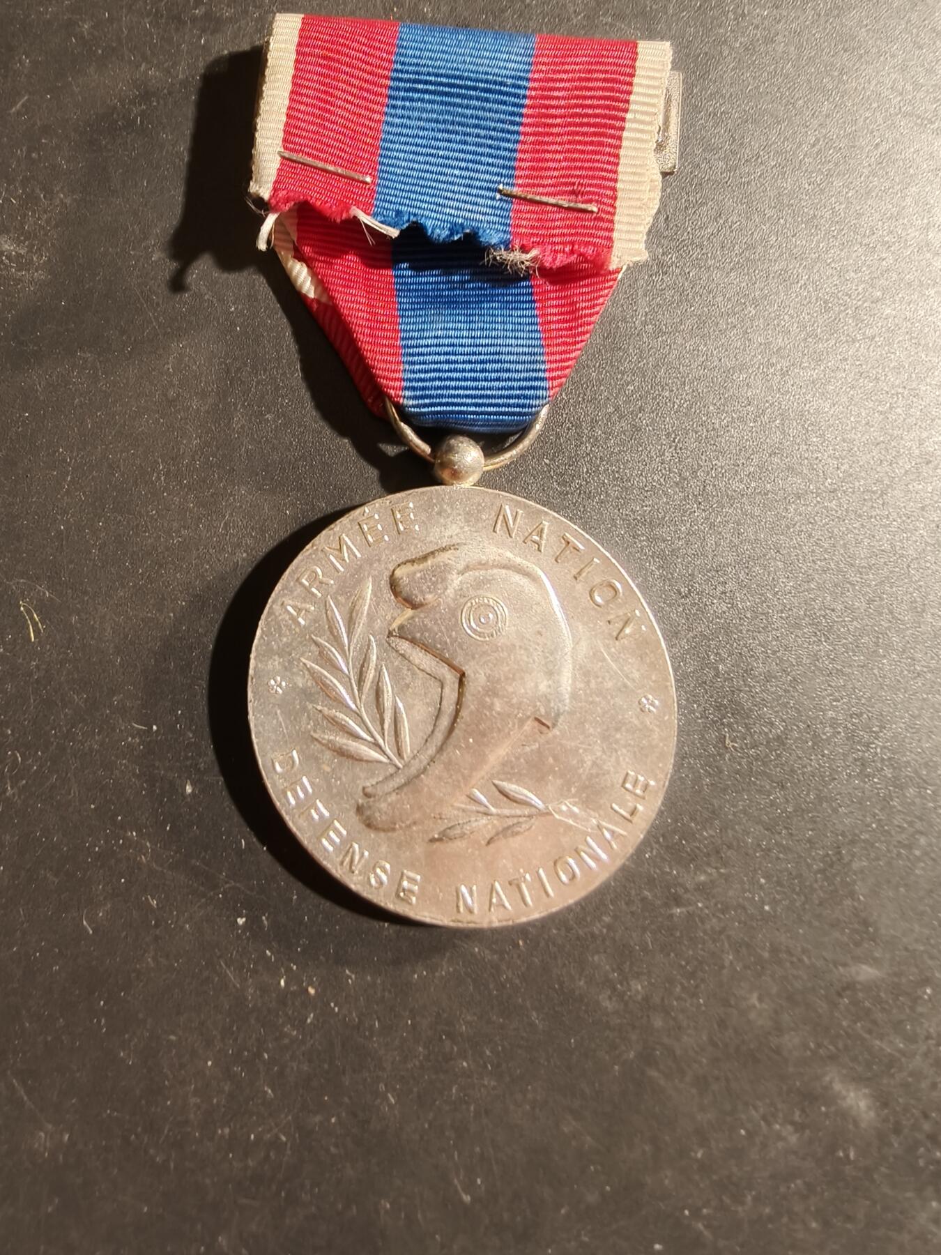 老王徽章第169期 法国银级国防服役奖章     国家宪兵勋条