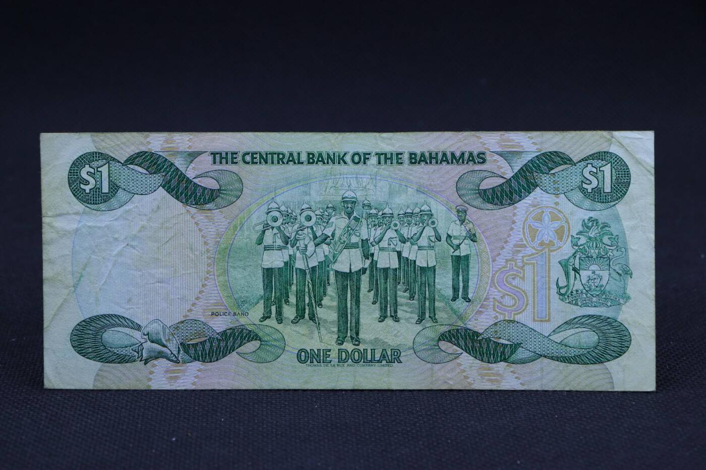 【淘币小摊】限时拍第八百二十八拍  纸币场  满百包邮可预留两周  周一统一发货   巴哈马1974年1元纸币【有折】