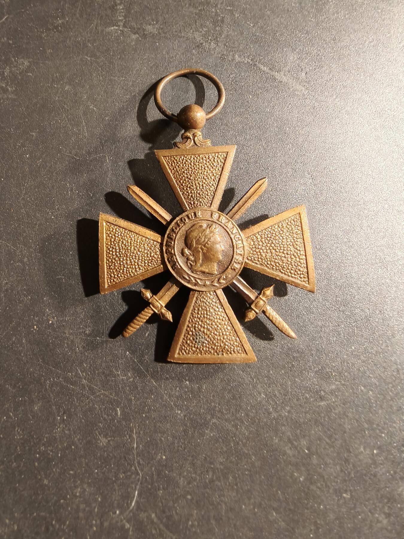 老王徽章第169期 法国1918战争十字奖章    无绶带
