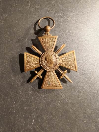 老王徽章第169期 - 法国1918战争十字奖章    无绶带