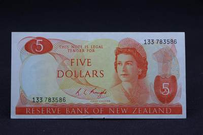 【淘币小摊】限时拍第八百二十八拍  纸币场  满百包邮可预留两周  周一统一发货  -   新西兰5元纸币【有折】