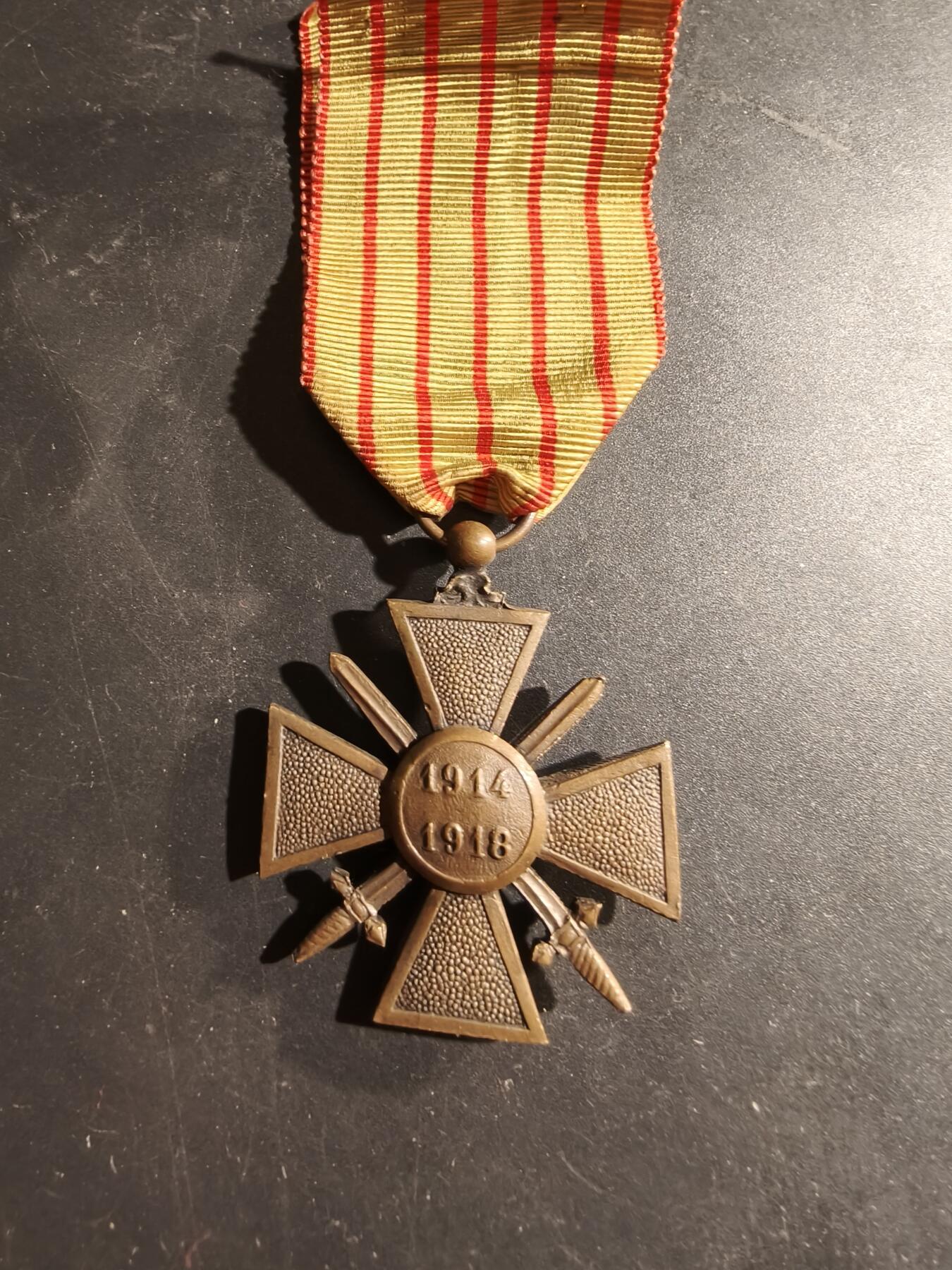 老王徽章第169期 法国1918版战争十字奖章