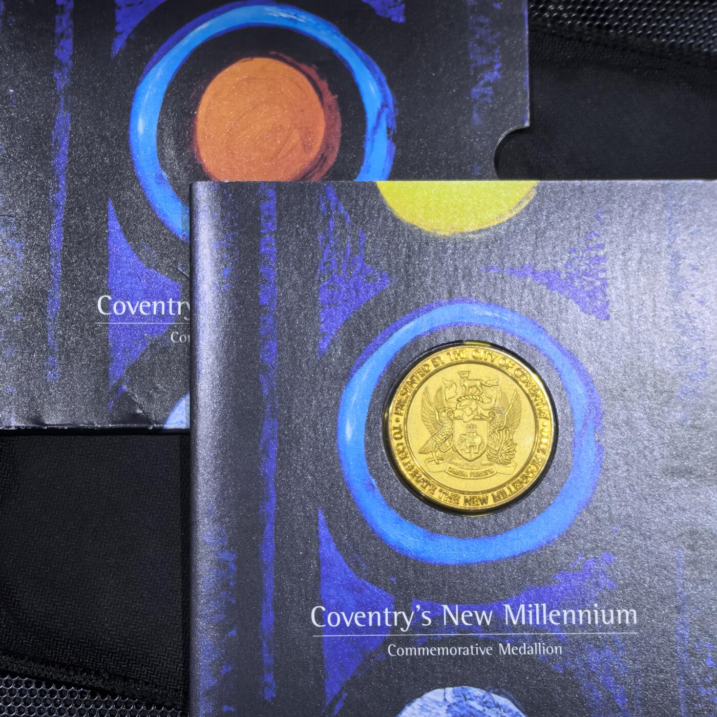 道一币馆币章第一百五十八场 原包装 英国2000年考文垂市携手光明未来镀金纪念章