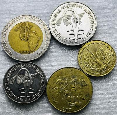 文馨钱币收藏第 284 场，【 长期接收代拍品】老藏家拍品南朝鲜李承晚时期货币，泰国大型纪念币，土耳其各时期及各国套币场 - 原光品相 西非经济共同体 5-250 法郎 5 枚套