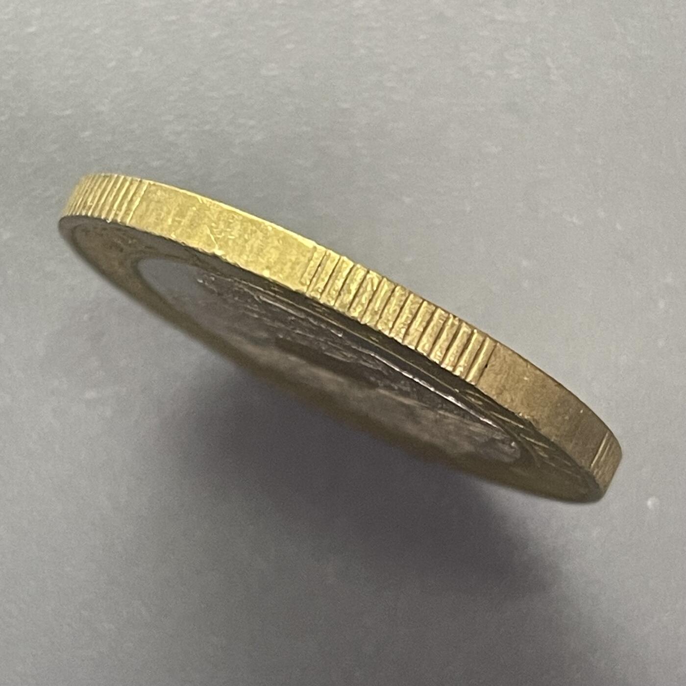 回流1215 法国1993年20法郎纪念圣米希歇尔修道院三金属币 1993年获得了国际造币厂协会（IACA）的“年度最佳流通纪念币奖”