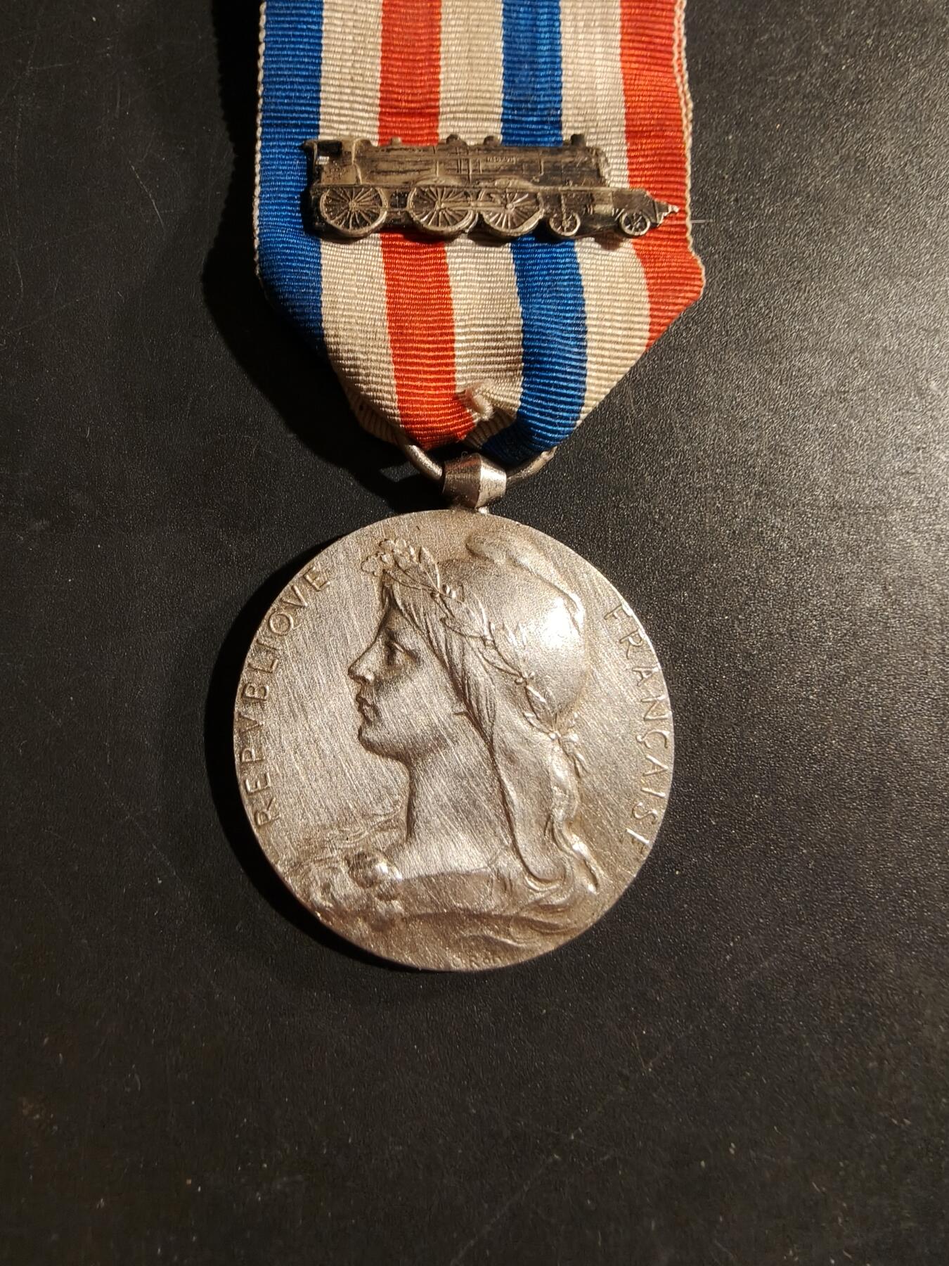 老王徽章第169期 法国铁路服务奖章    原盒     早期罗蒂版本