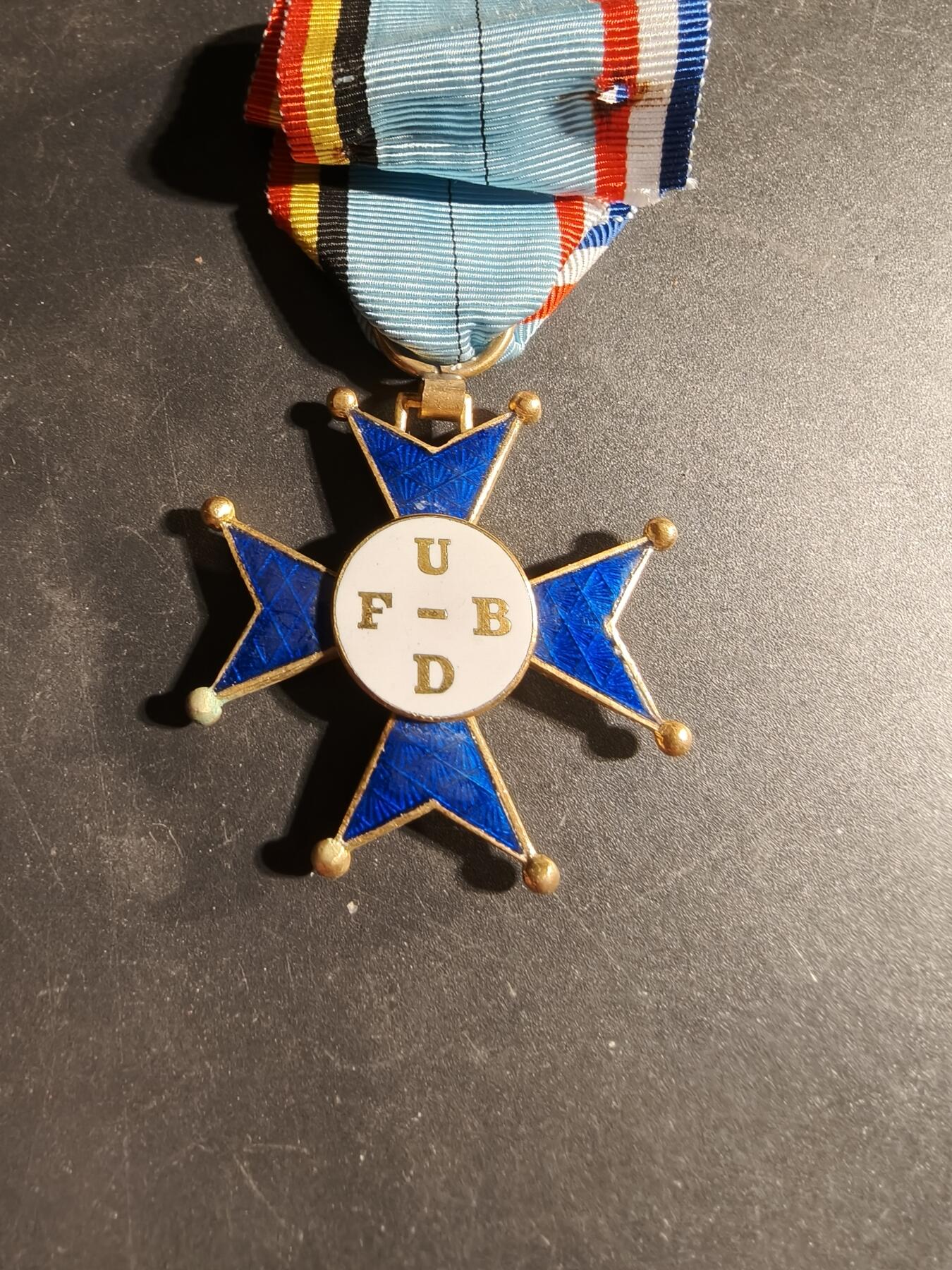 老王徽章第169期 骑士级法国比利时友好协会勋章    原盒