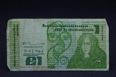 【淘币小摊】限时拍第八百二十八拍  纸币场  满百包邮可预留两周  周一统一发货  -  爱尔兰1镑纸币【有折】