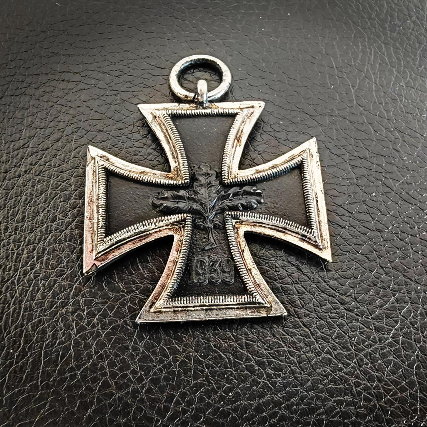 时顺第二十七拍 德国战后57版二级铁十字奖章，三片版