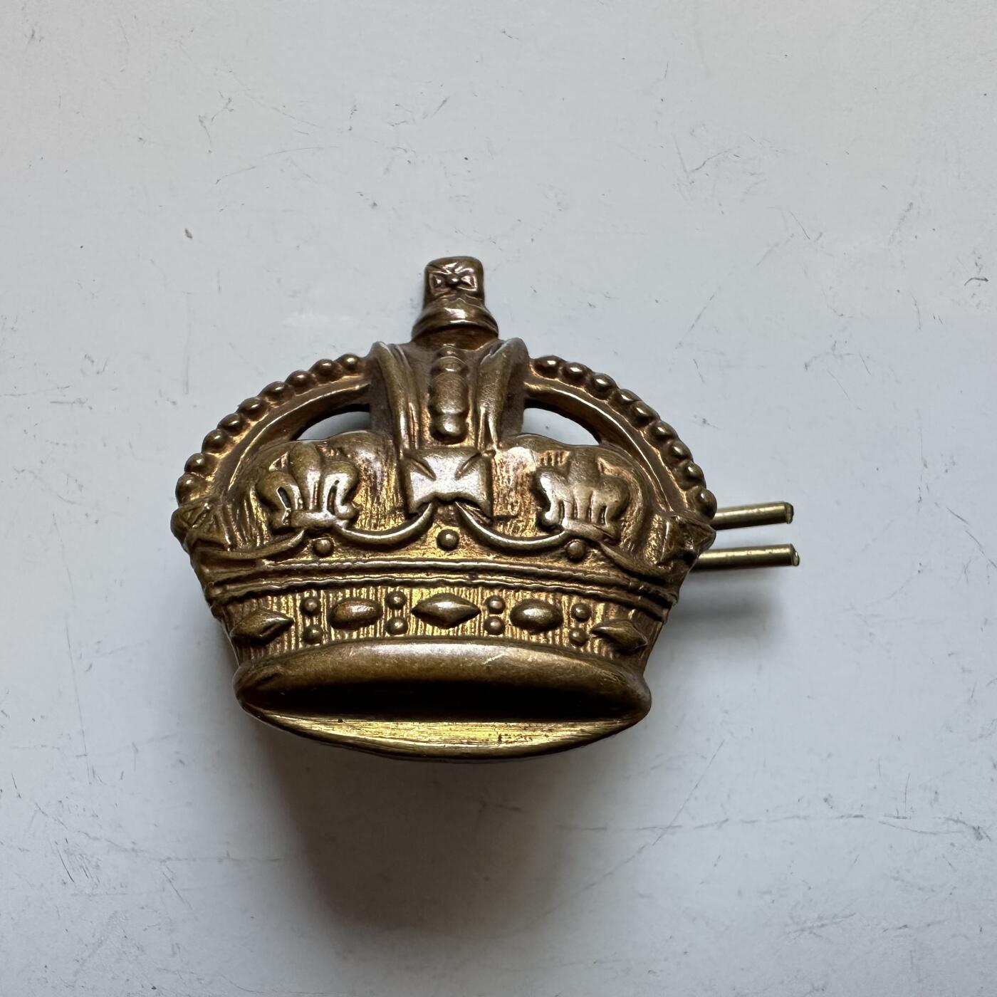 🌹外币初藏🌹🐯2025年第140场  每周二四六晚8️⃣点 接代拍 英国王室皇冠徽章配饰