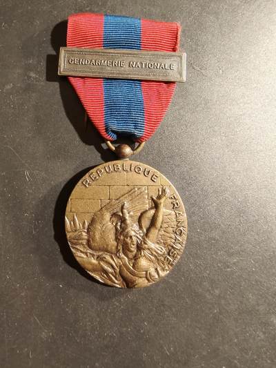 老王徽章第169期 - 法国铜级国防服役奖章    高浮雕版    国家宪兵勋条