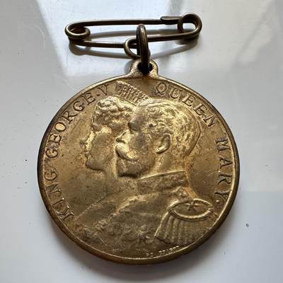 🌹外币初藏🌹🐯2025年第140场  每周二四六晚8️⃣点 接代拍 - 英国1911年乔治五世加冕纪念章 32.4毫米19克 铜质镀金 北安普敦市加冕庆典 