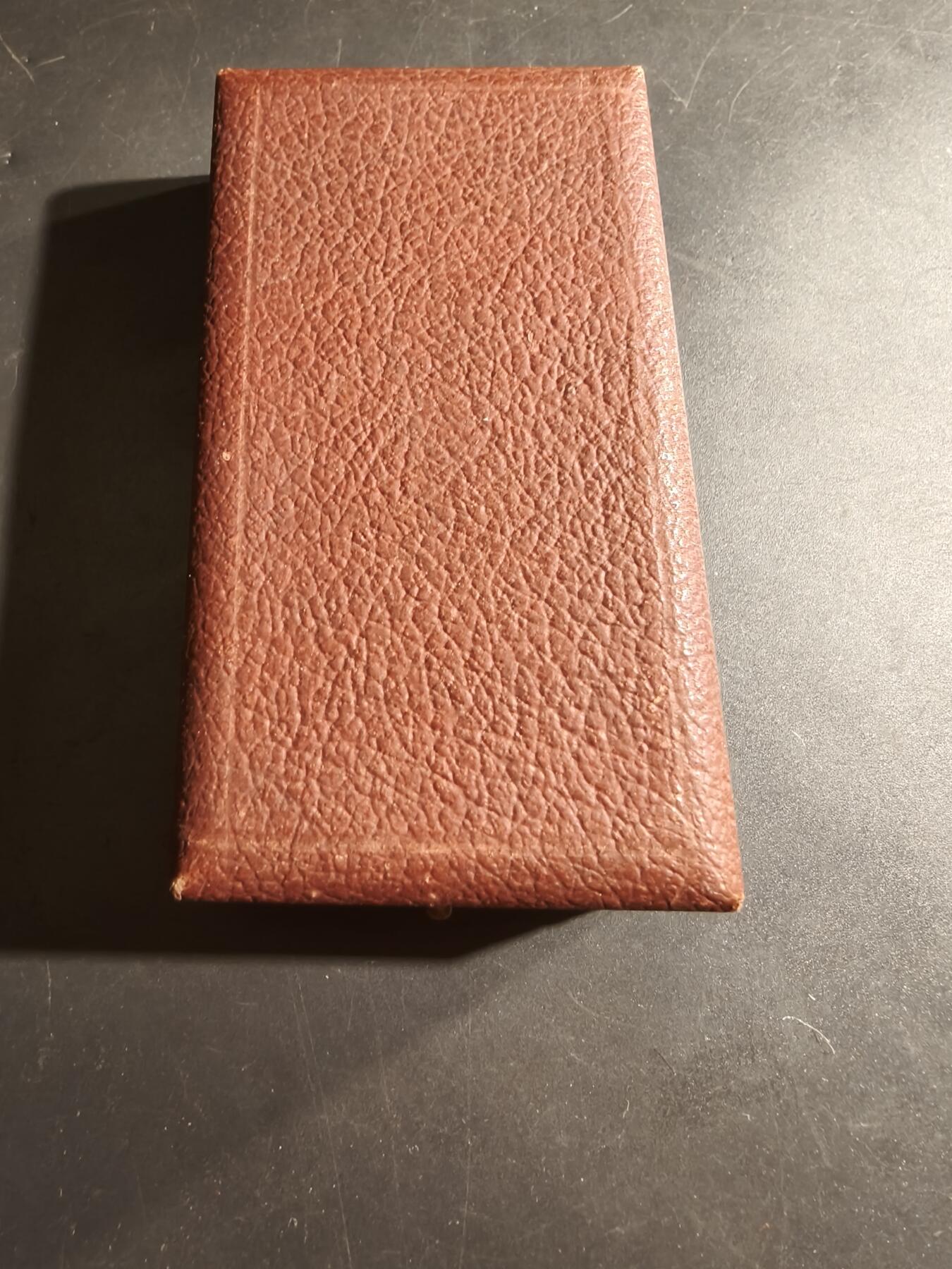 老王徽章第169期 法国骑士级文学艺术勋章    原盒    950银质珐琅    五共第一版