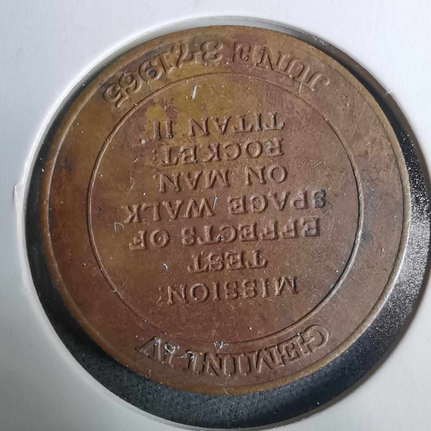 沼泽如烟--第929场 航天纪念章