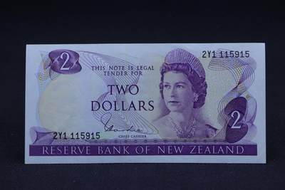 【淘币小摊】限时拍第八百二十八拍  纸币场  满百包邮可预留两周  周一统一发货  -   新西兰2元纸币【有折】