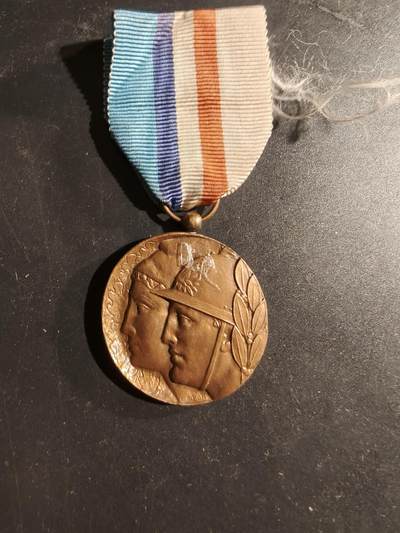 老王徽章第169期 - 法国伊夫林省、瓦勒德瓦兹省、埃松省消防员联盟纪念章