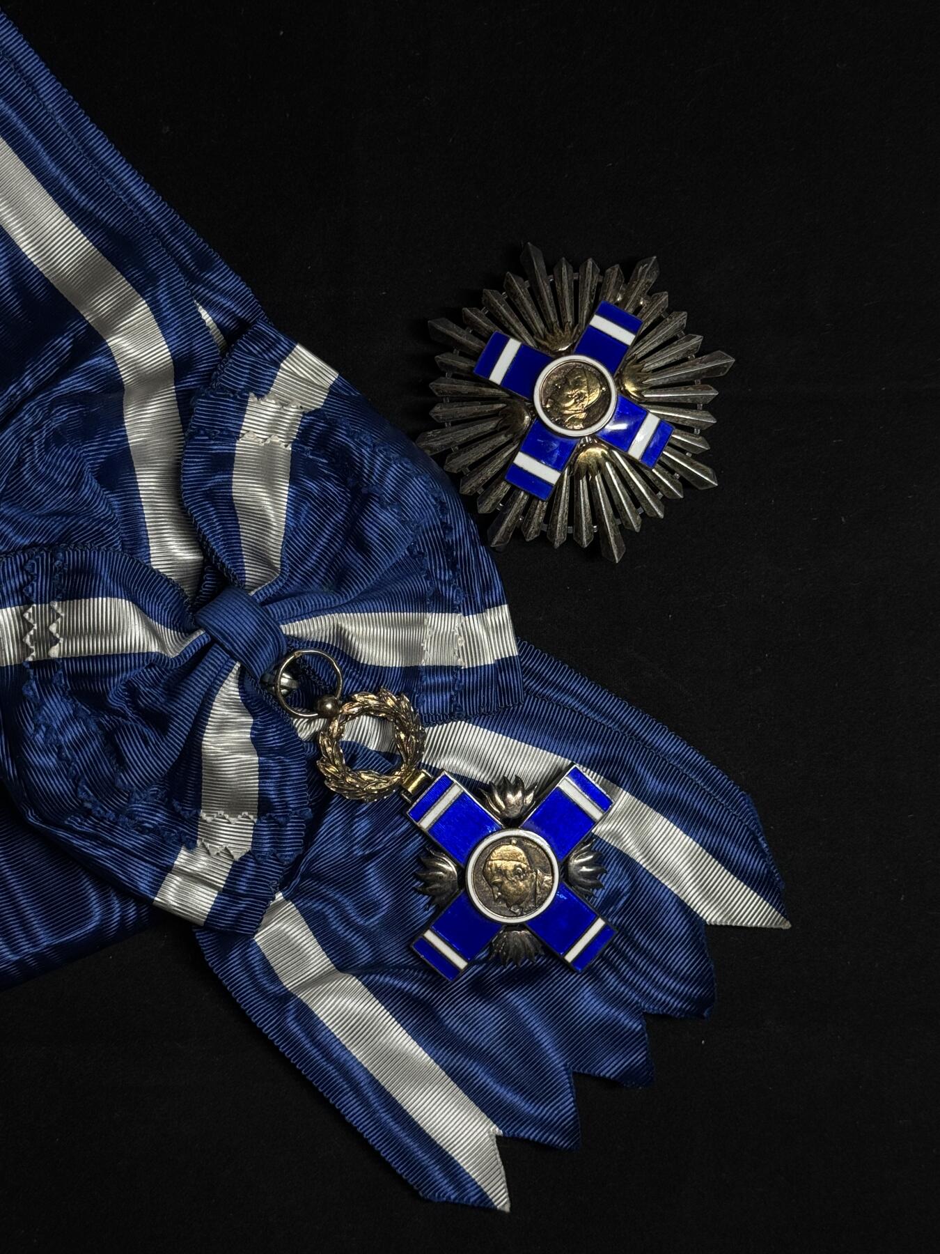 欢庆元旦！戎马世界章牌大赏第109期元旦大拍 萨尔瓦多大十字级何塞•马蒂亚斯•德尔加多勋章，银制，法国亚瑟贝特朗代工